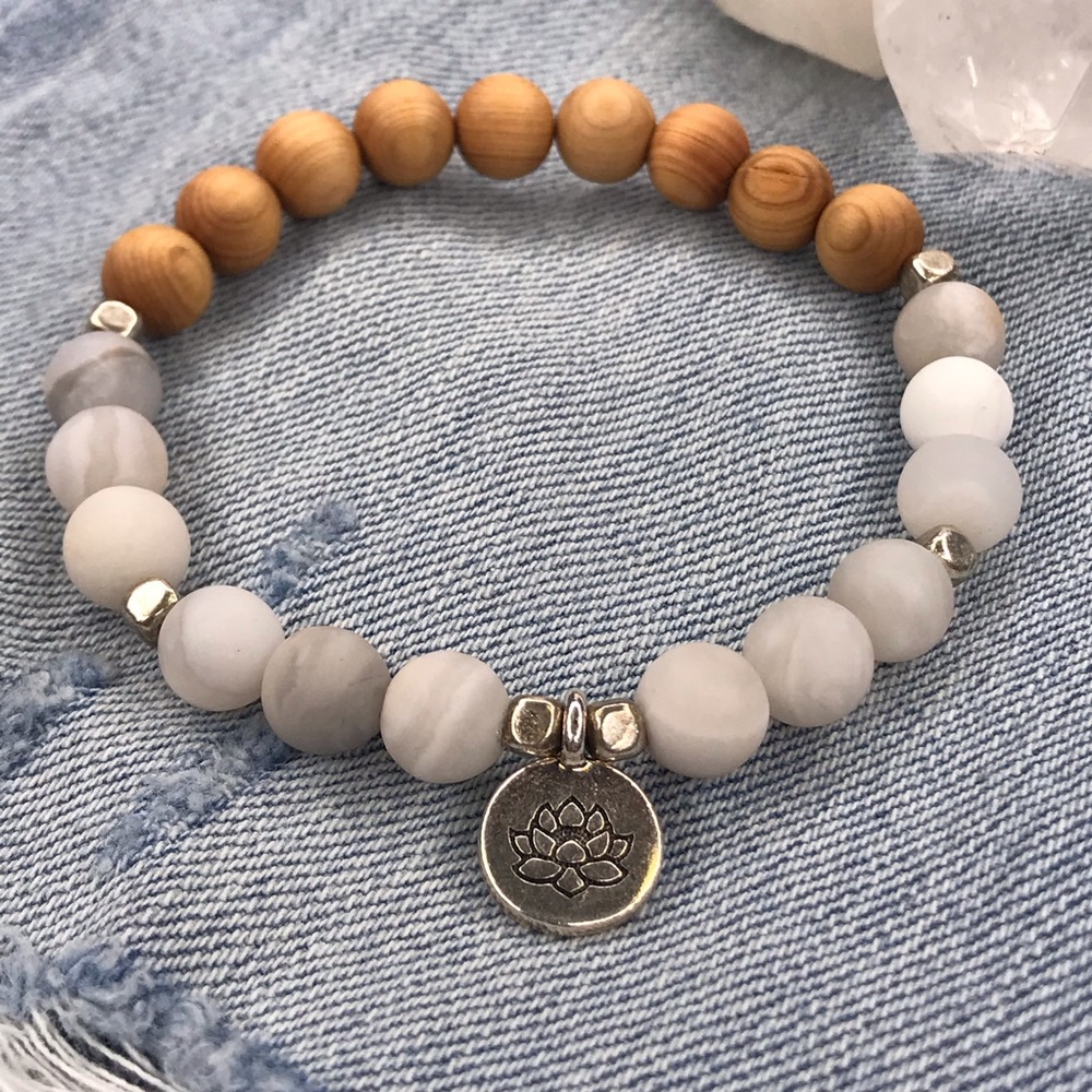 White Lace Agate Yoga Diffuser Mala Bracelet